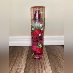 Bath & Body Works: Strawberry Pound Cake